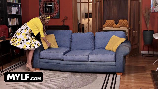 Big Tits Milf Housewife Gigi Dior Worships Cock Like A Champ While Keeping Her Spotless Home Immaculate