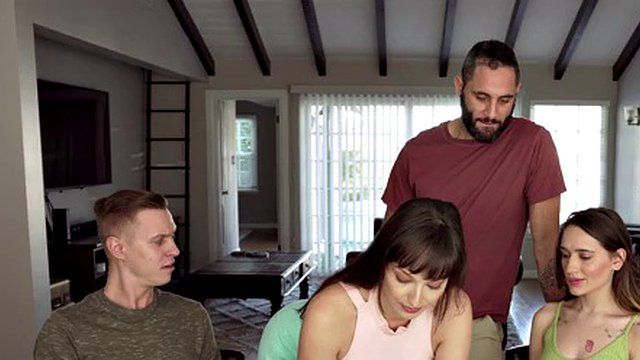 Bad Dad Jokes Leads To Family Swapping Sex - S4:E8