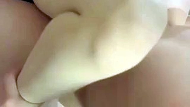 Taiwan's twosome with beautiful girlfriends. My pussy is so itchy that I can't bear it. Fuck me first. The girl's cunt touched the aphrodisiac and opened her pink hole, begging to be fucked first. She was fucked without a condom_04