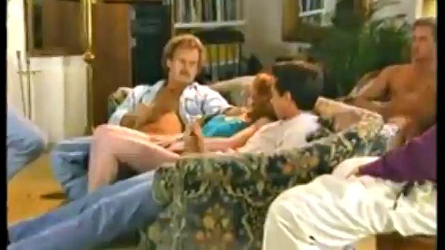 Gangbang con las leyendas con Marc Wallice, Tt Boy, Peter North y Tom Byron: mamada, perrito y porno misionero