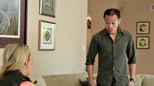 She fucks her boss in front of her husband
