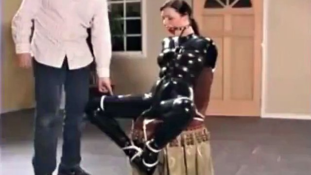 Chaise Catsuit en Latex Vibed