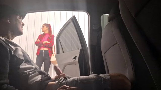 Risky handjob inside the car for student in public