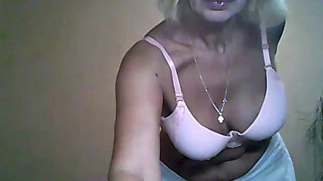 BLONDE GILF ON WEBCAM ft. Sexybabyforyou: Big Tits, Amateur & Solo Porn