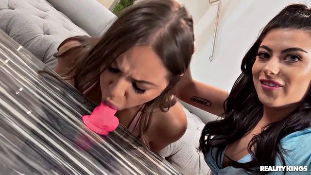 Hot Lesbian Blowjobs