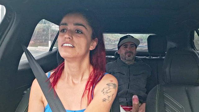 App Driver Catches Passenger Jerking Off From Behind!