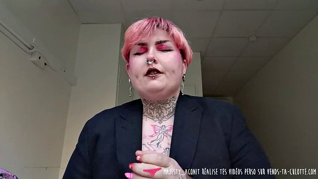 Vends-ta-culotte - Sexy JOI with a curvy alternative model showing off her naked body for you
