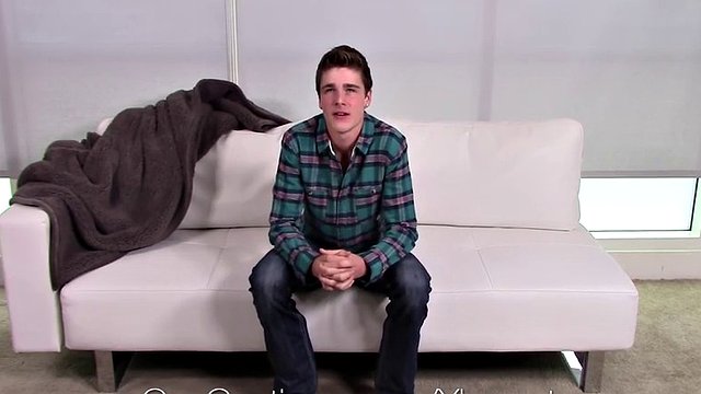 Amateur gay boy gets his throat drilled amazingly good
