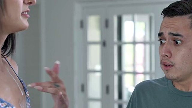 Let Me Make Sure Cookie Gets Some Frosting Stepmom - S1:E5