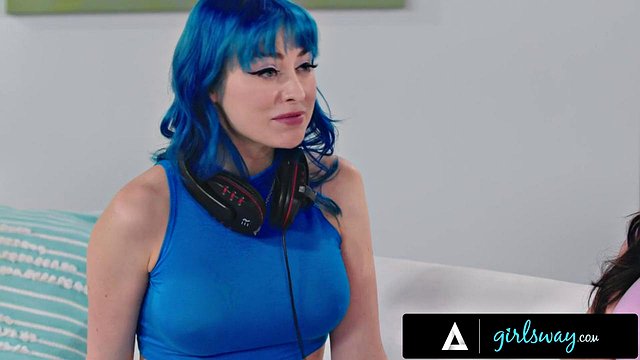Charly Summer Devours Gamer Roommate Jewelz Blu's Dripping Pussy to Boost Her Focus