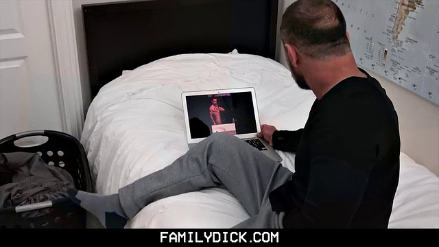 My dad is a pervert Chapter 3: Sex in the bedroom