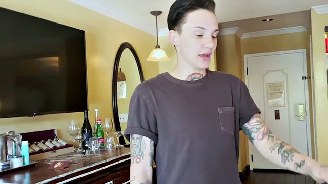 21 year old MTF pussy kissing amateur babe in softcore scene