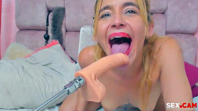 Blonde Mindy's Sex Toy Masturbation and Blowjob