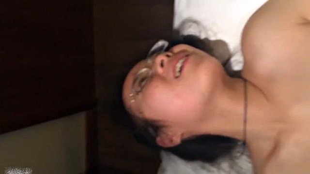 chinesischer Amateur-Teenager: Blowjob, Stripchat und asiatischer Porno