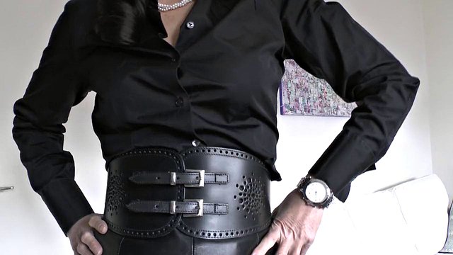 レディ ヴィクトリア ヴァレンテのレザー フェムドム ワイド タイト ベルト