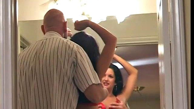 armpit porn brunette