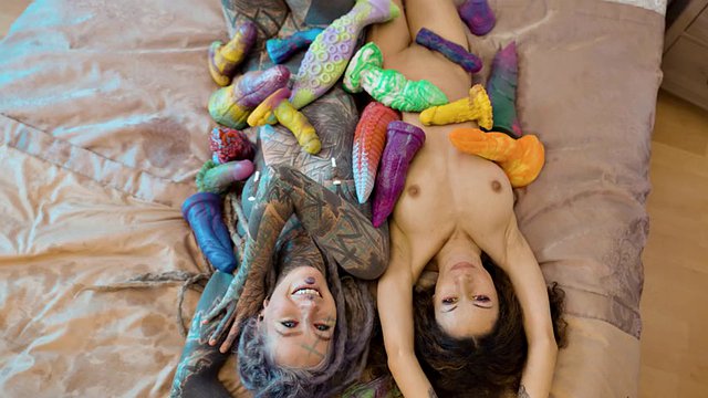 Stacy Bloom and Anuskatzz - Anal - Big Toys, Gape, Fisting, Prolapse