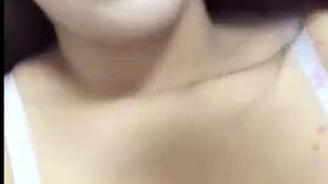 Grands seins non nus
