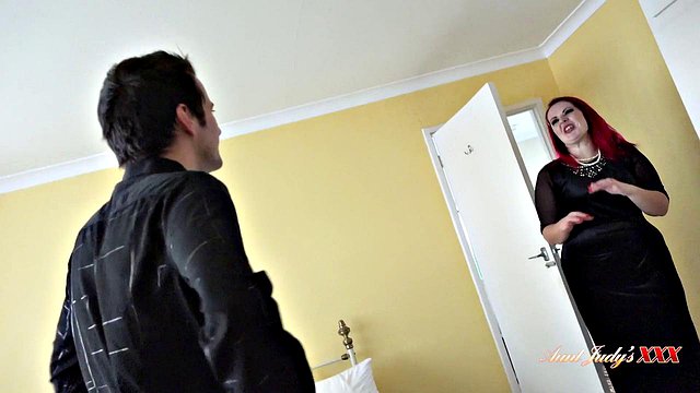 British Mature Big Butt