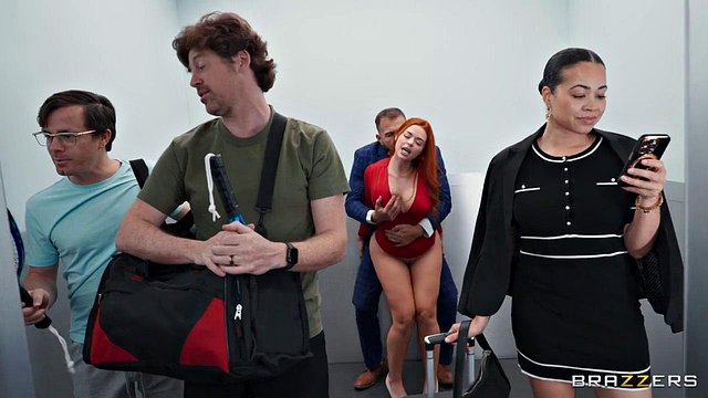 Sinatra Monroe & Will Pounder Sizzle in Hardcore Public Fuck Clash