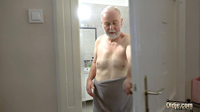 Teen Haley Hunter Gives Old-Young Blowjob to Pavel Faun