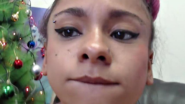 midget squirting close-up on webcam