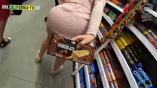 Naughty influencers spotted without panties and with their breasts out at the market!