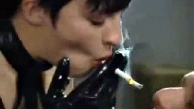 slečna Ramona latex femdom kouření fetiš