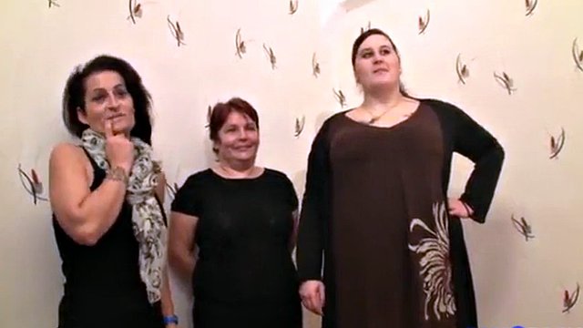 Dominique seksowna francuska bbw i jej ciotka zerżnięte przez czarno-białych facetów