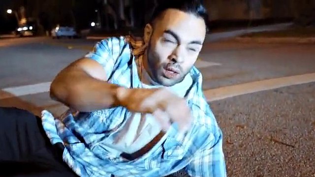 A guy had an accident with the girls and started fucking