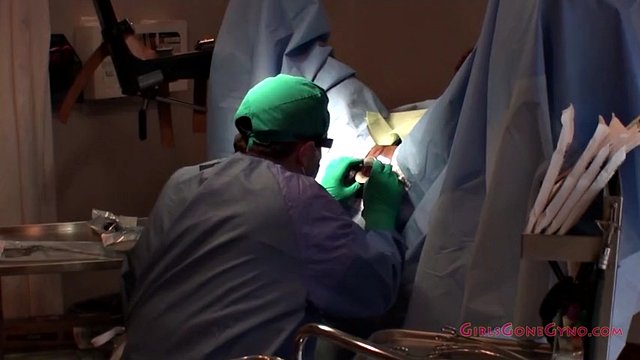 Daisy Ducati, Doktor Tampa Tarafından Ameliyat Edildi