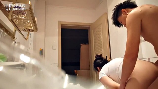Mãe chinesa saiu dos trilhos