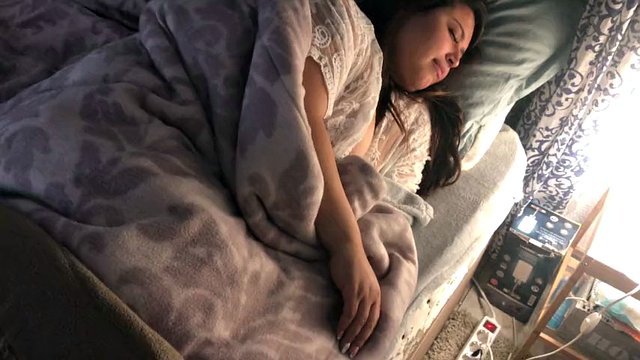 I wake up my stepmom and fuck her in the mouth