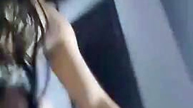 Botín joven y tetona latina babe gritando y corriendo: grandes tetas, adolescente y gran culo porno