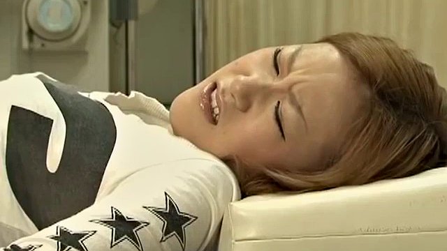 Lesbian gynecologist (voyeur) (Japanese) (with strap-on)