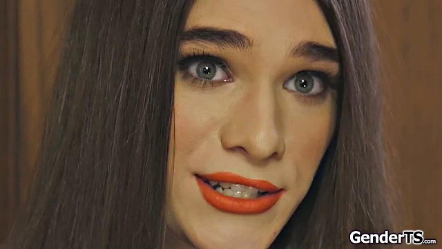 Tgirl-Studentin Jessy Bells wird vom Rektor umrandet und anal aufgebohrt (Alison Miller, Carolina Bell, Kyrichess, Pierce Paris, Vanebp19)