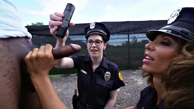 dirty cops lyla lali and norah gold go hard on mandingo stud