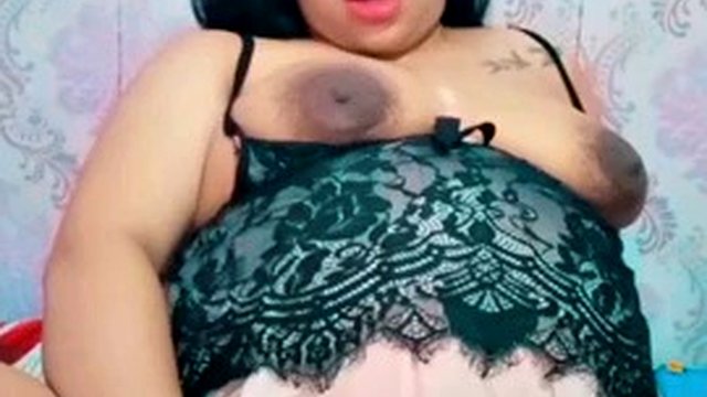 indonesian bbw milf is so horny