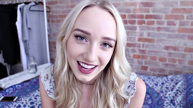 Blonde ASMR