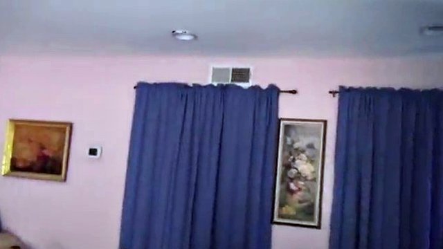 sesso violento con la tettona bionda adolescente Scarlett Star