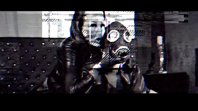 Domme Big-Titted mói o pau pulsante do Gimp mascarado