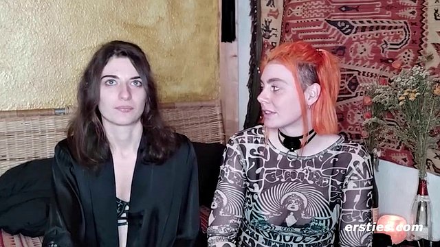 Ersties - Esperienza BDSM lesbica con Zora e Desiree