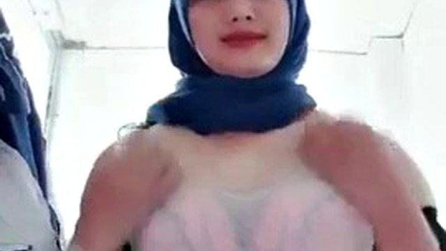 Colmek hijab aunt