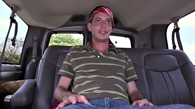 Straight guy agrees to get head
