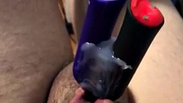 Masturbation par subincision avec le jouet de mon homme