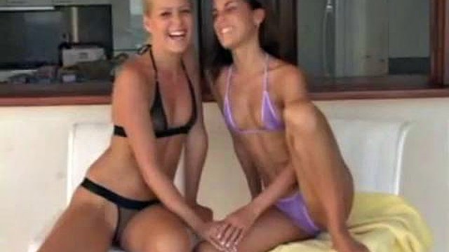 Nella og Sophie Lesbian Fisting ft. Sophie Moone: Babe, Blonde & Brunette Porno