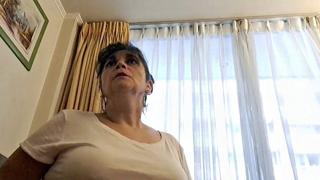esposa trai o marido com o enteado