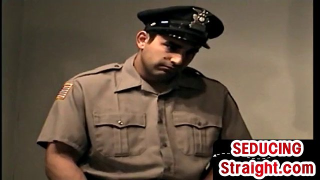 Str8 police bull seduced by blowjob gay dad at home 4 oral sex