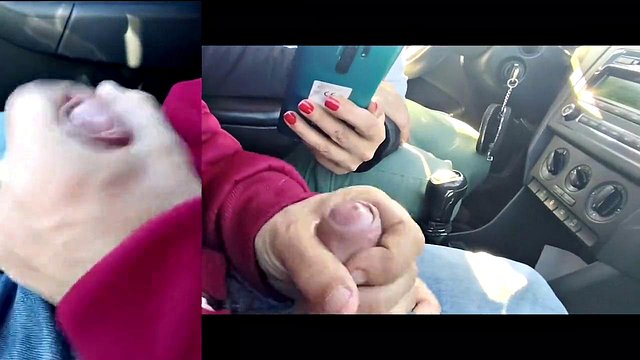 La paja pública de Coupleslowsex captada por la cámara, él la filma para correrse