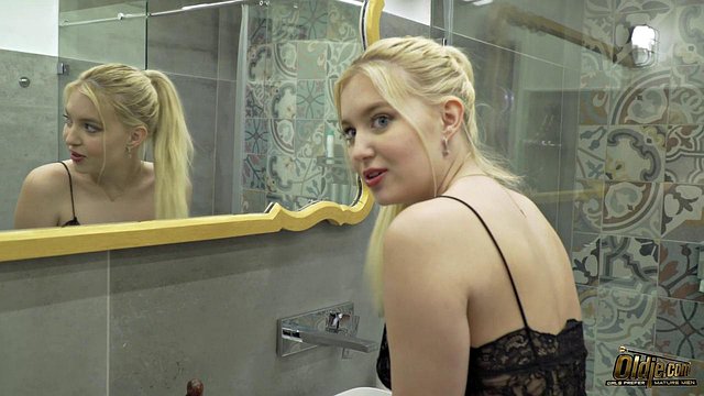 Blonde Teen Sucks Hung Cousin